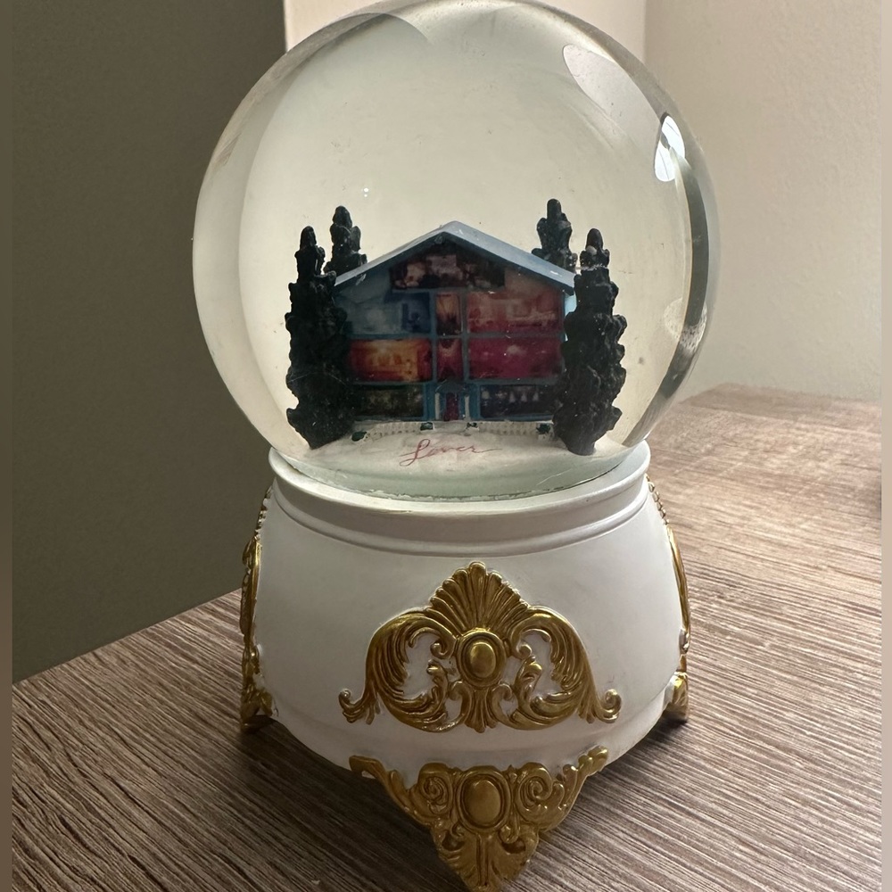 Taylor Swift Lover Snow Globe